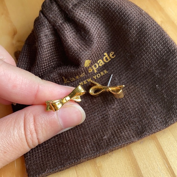 Kate Spade bow stud earrings - Picture 2 of 2